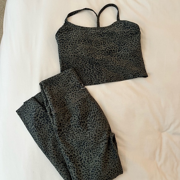 Beyond Yoga Other - Beyond Yoga Black Leopard Print Set